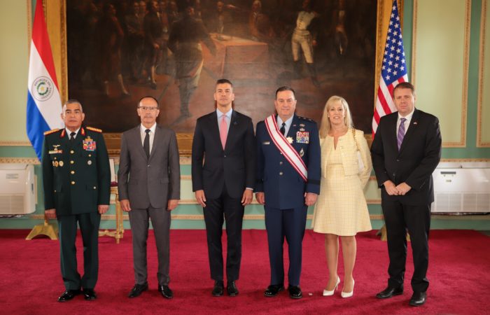 CONDECORACIÓN DE LA ORDEN AL MÉRITO «GRAL DIV BERNARDINO CABALLERO»